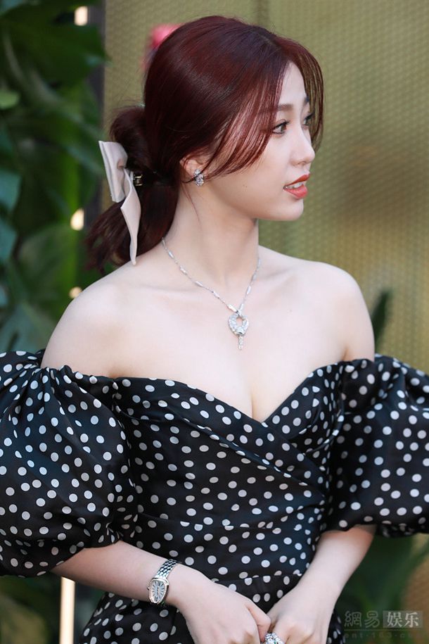 8����������� �� �����������ϸ��ڣ����һ�����ڶ��ӣ���˭�ܼƸ�һ��