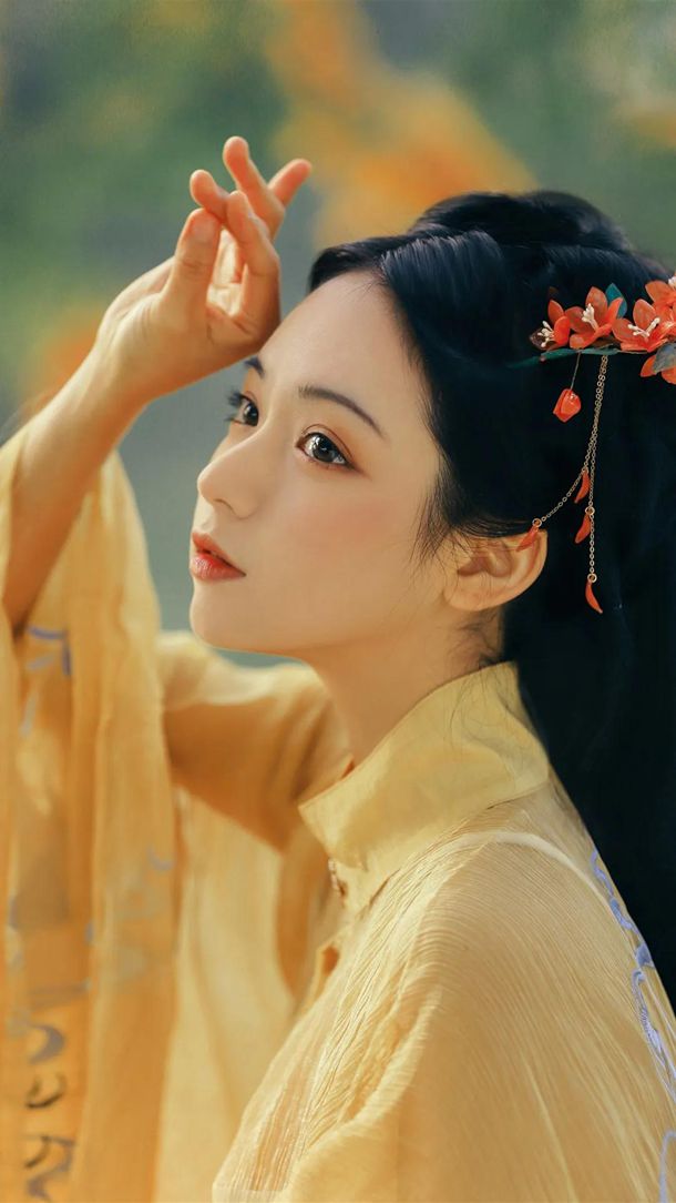 ��Ů����̨������ǰ����һ�𴩽�18��С˵����ô�죡�����飯��ת��